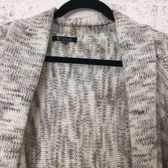 #125 SISTERS Knit Sleeveless Sweater - Picture 3 of 7